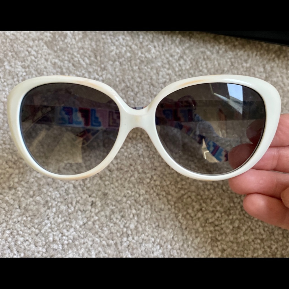 Fendi White oval glasses with Fendi case